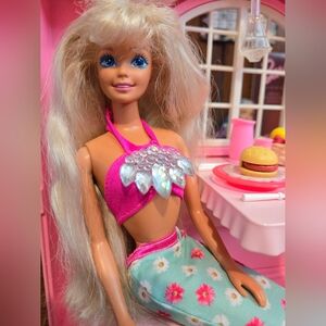 1993 Sun Jewel Barbie